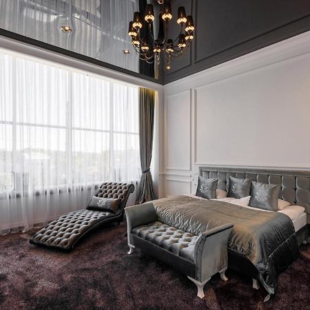 Grand Royal Otel Çernivtsi Dış mekan fotoğraf