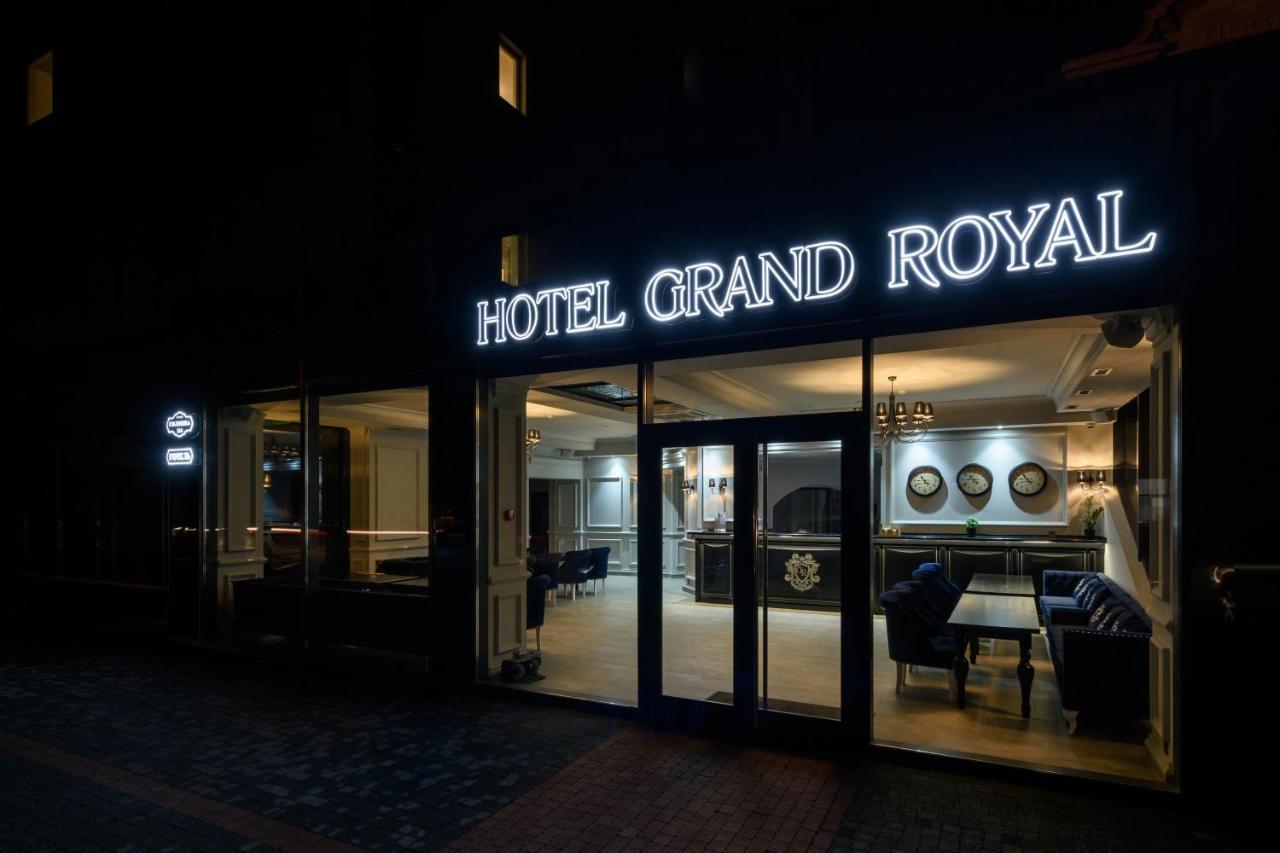 Grand Royal Otel Çernivtsi Dış mekan fotoğraf