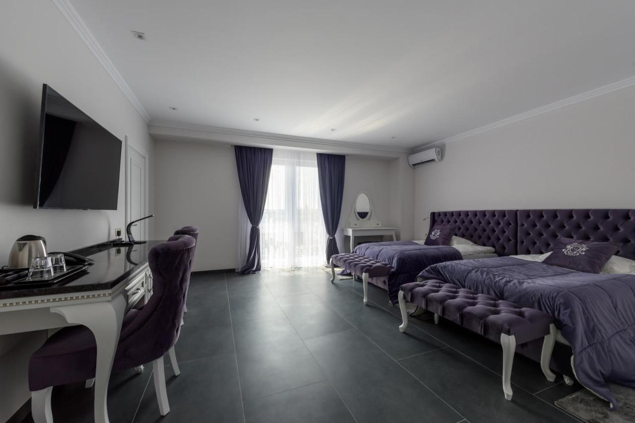 Grand Royal Otel Çernivtsi Dış mekan fotoğraf