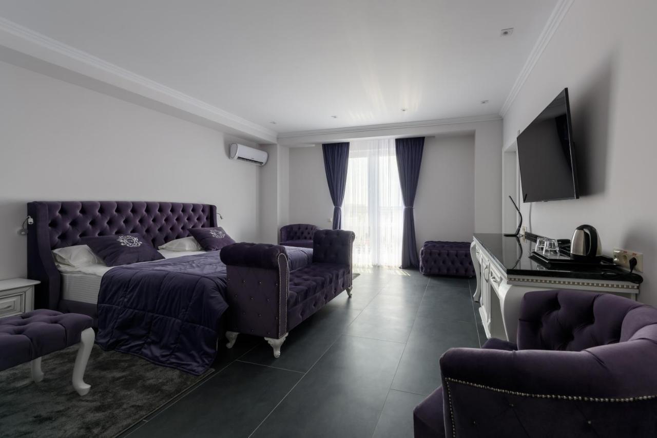 Grand Royal Otel Çernivtsi Dış mekan fotoğraf