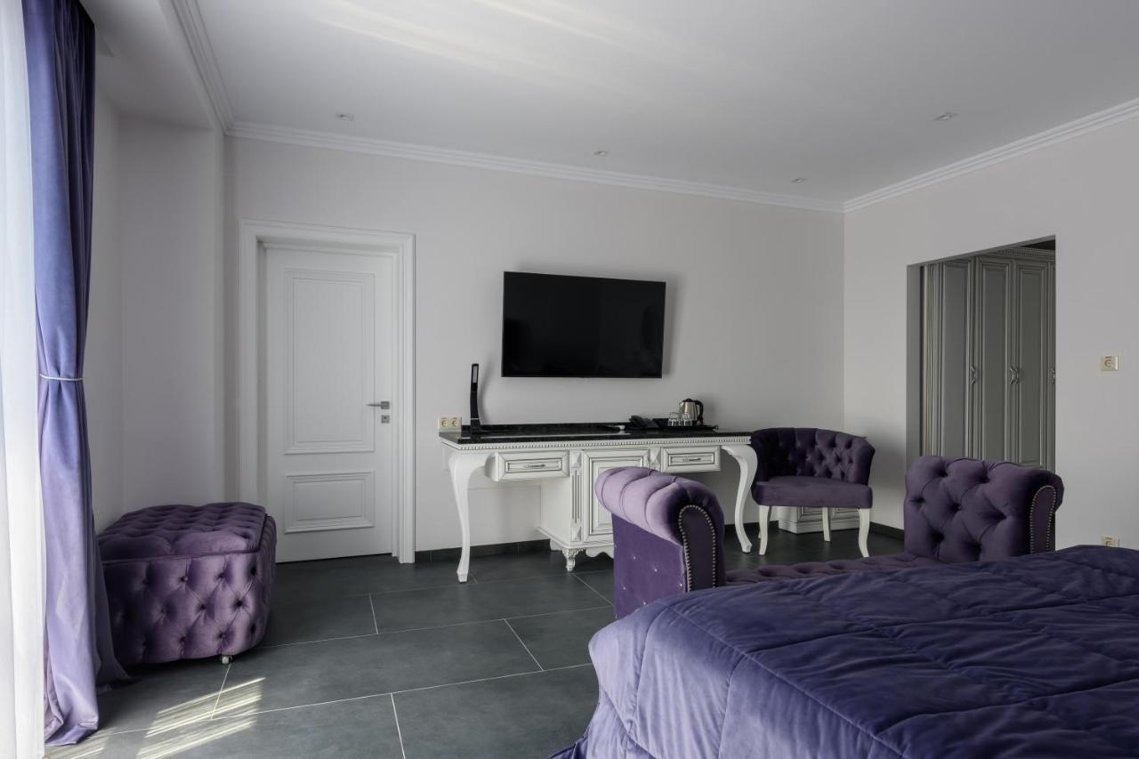 Grand Royal Otel Çernivtsi Dış mekan fotoğraf
