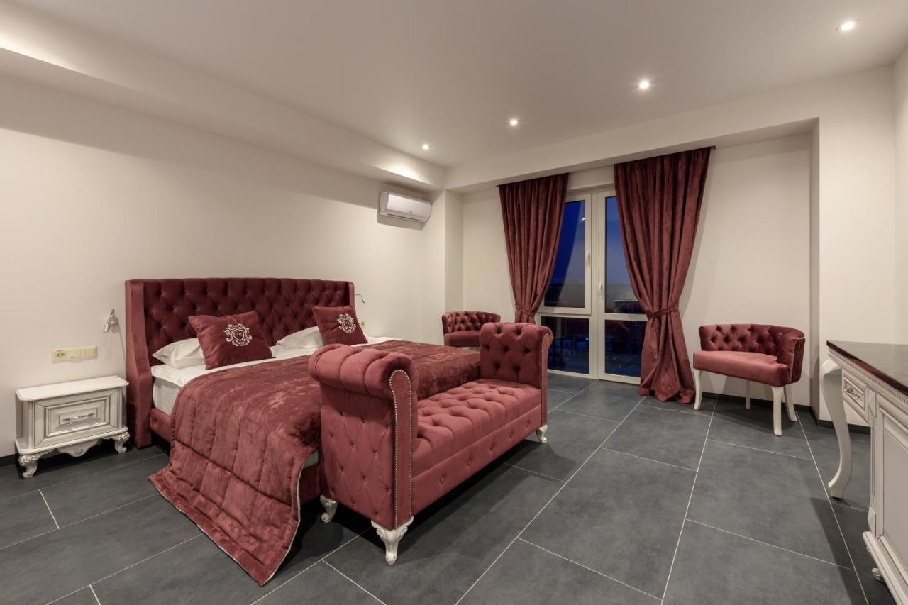 Grand Royal Otel Çernivtsi Dış mekan fotoğraf