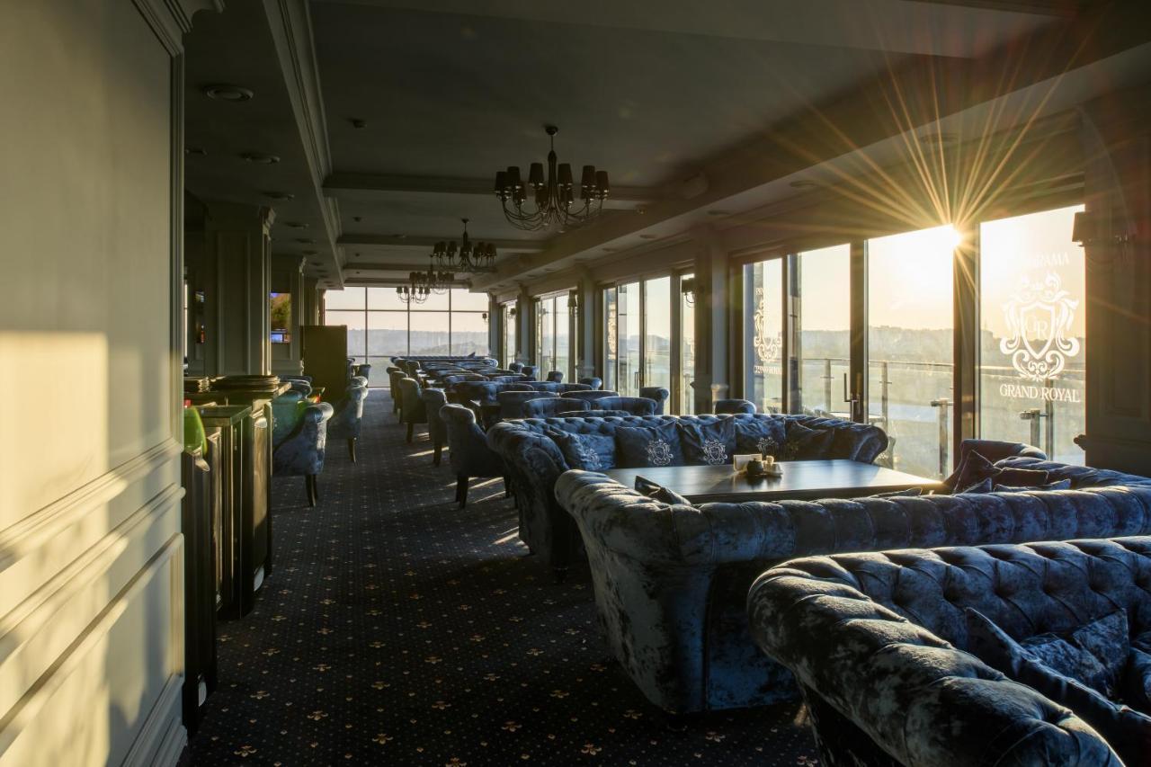 Grand Royal Otel Çernivtsi Dış mekan fotoğraf