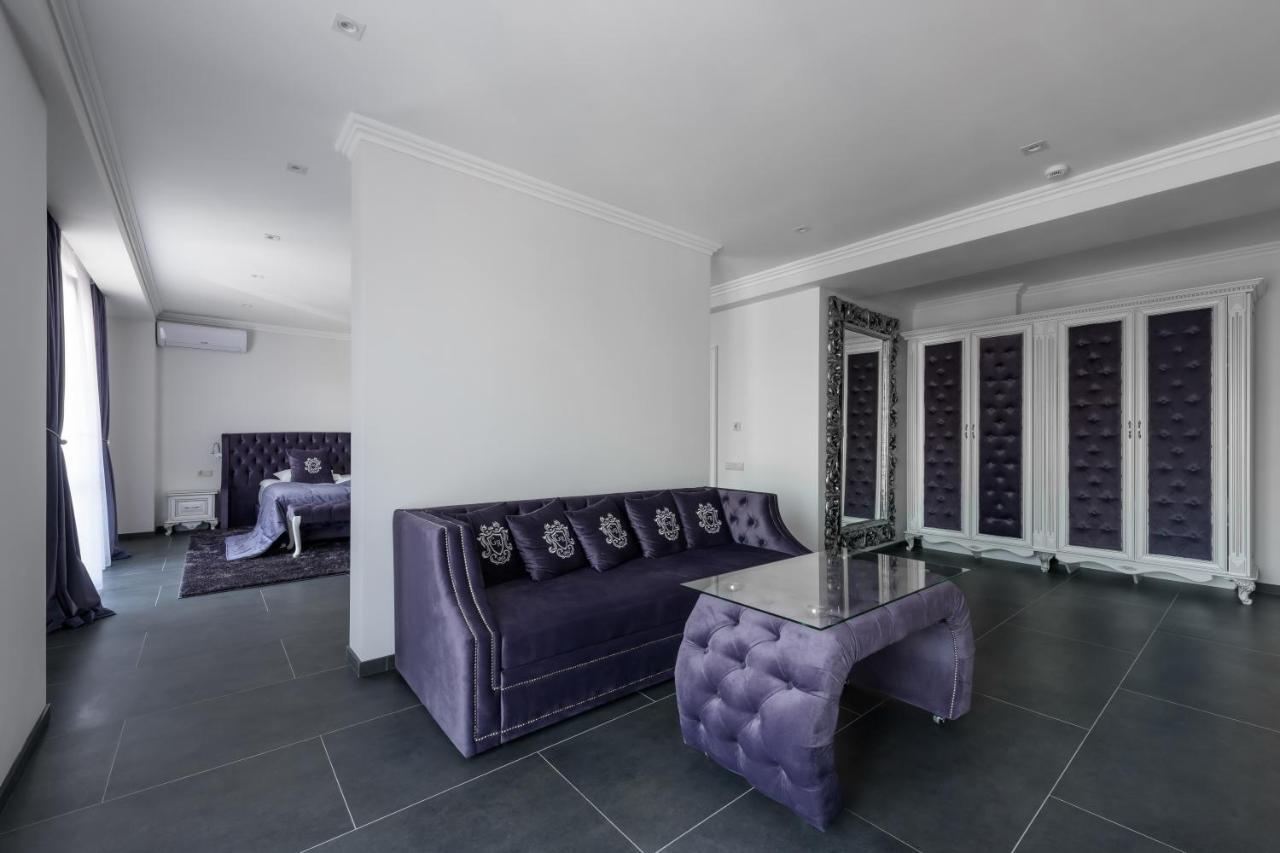 Grand Royal Otel Çernivtsi Dış mekan fotoğraf