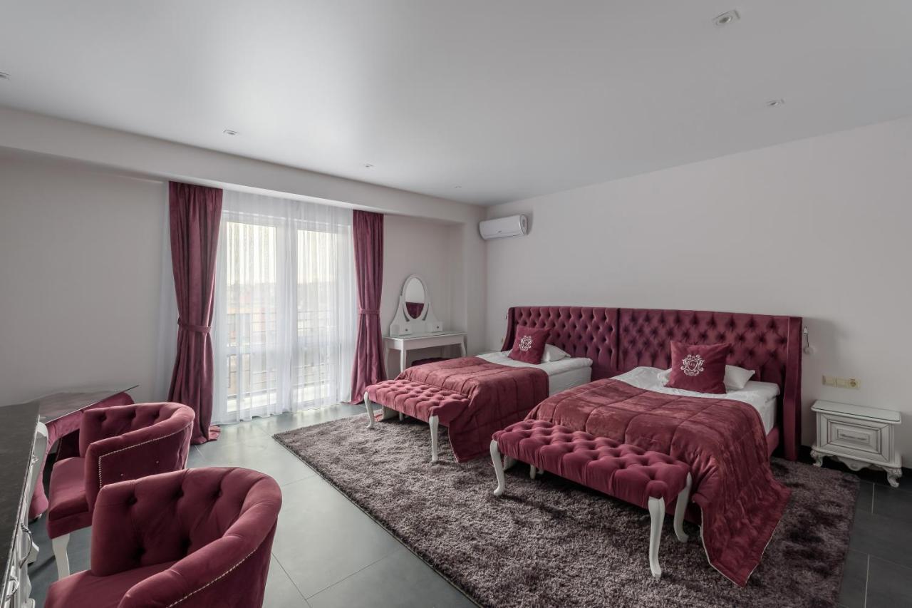 Grand Royal Otel Çernivtsi Dış mekan fotoğraf