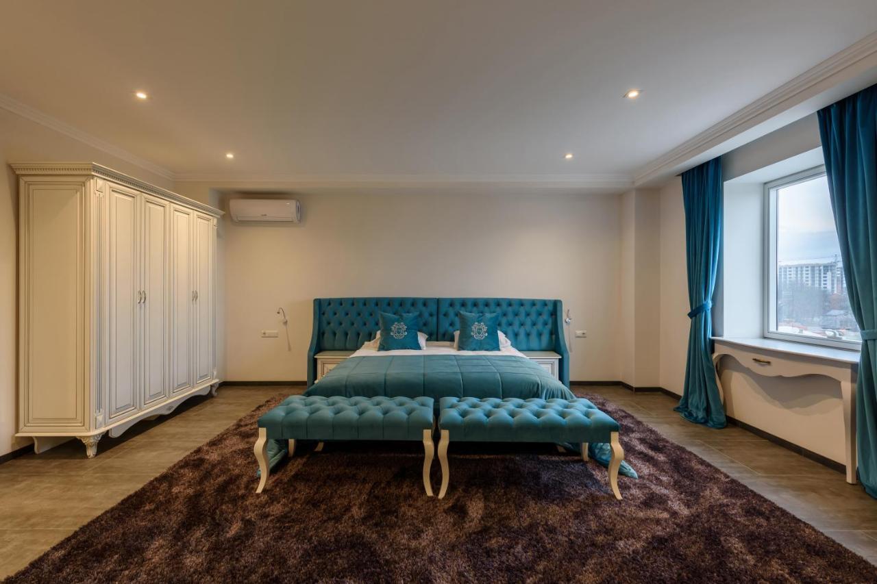 Grand Royal Otel Çernivtsi Dış mekan fotoğraf