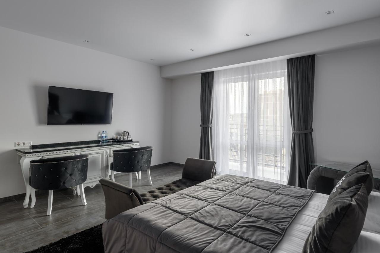 Grand Royal Otel Çernivtsi Dış mekan fotoğraf