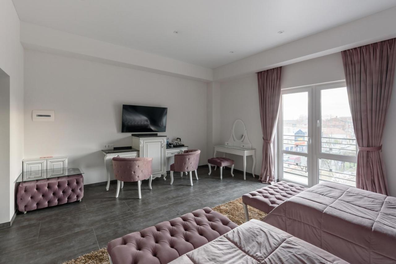 Grand Royal Otel Çernivtsi Dış mekan fotoğraf