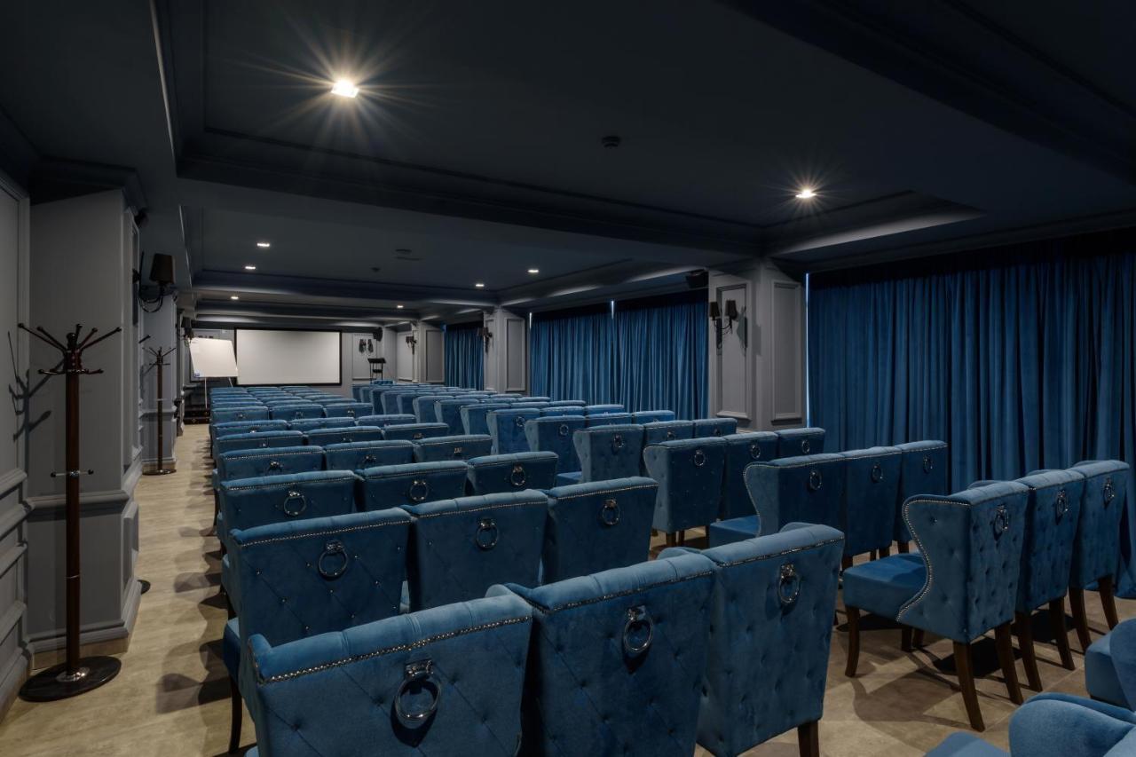 Grand Royal Otel Çernivtsi Dış mekan fotoğraf