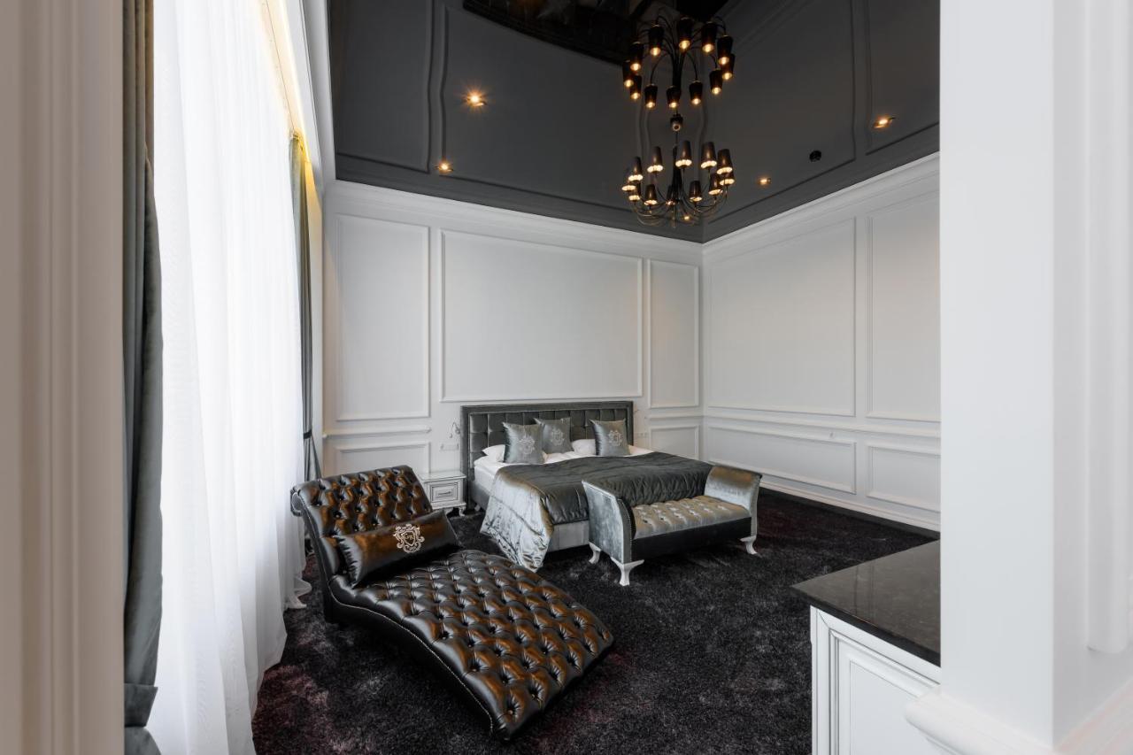 Grand Royal Otel Çernivtsi Dış mekan fotoğraf