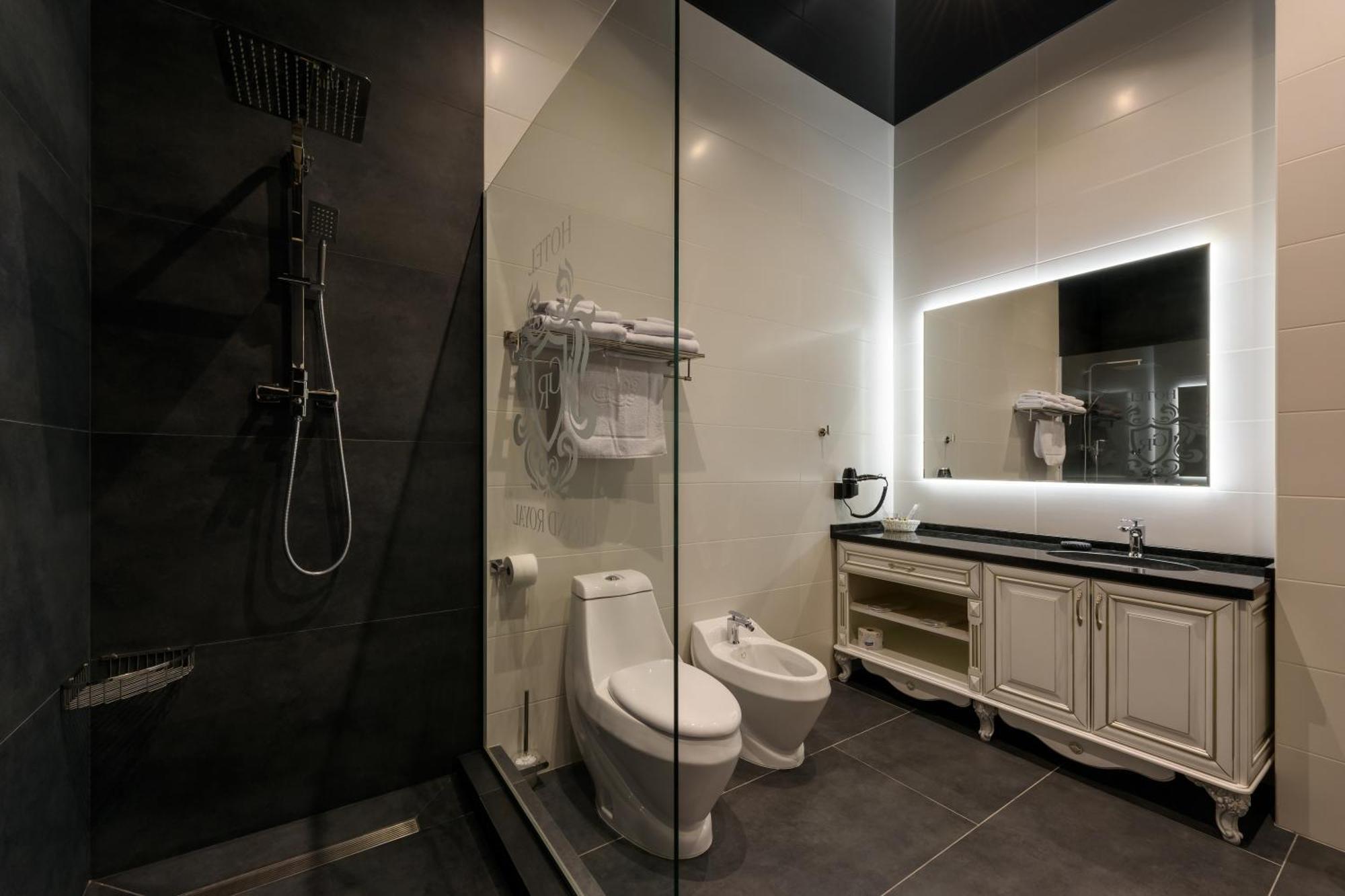 Grand Royal Otel Çernivtsi Oda fotoğraf